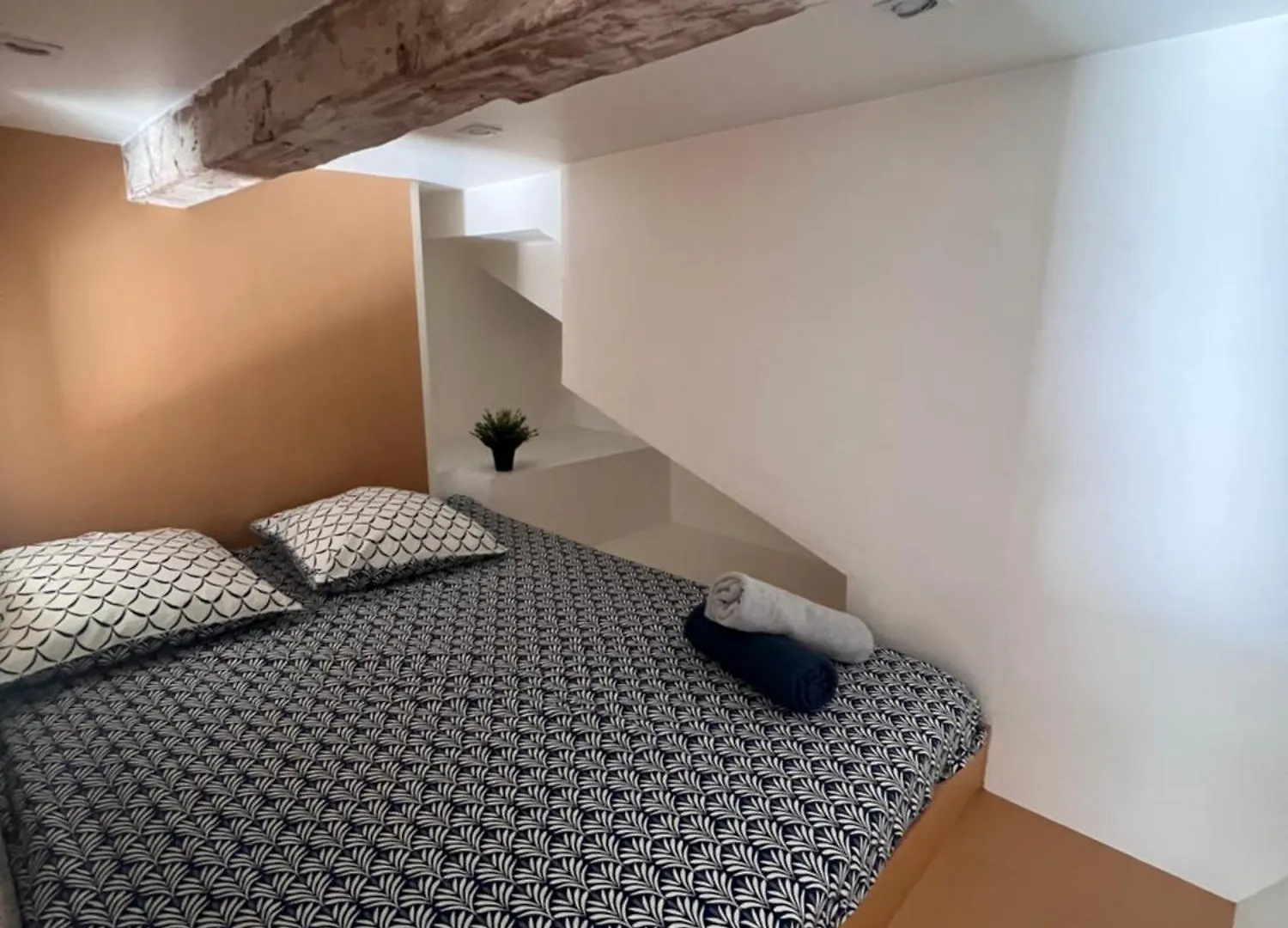 Joli Studio Marseille 0*,  Franciaország